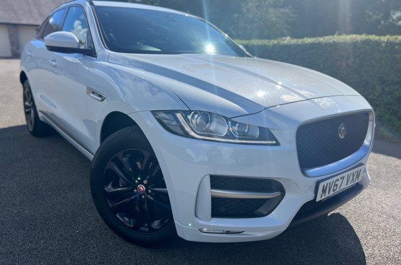 Jaguar F-Pace 2.0D 165 R-SPORT PAN ROOF 2