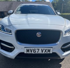 Jaguar F-Pace 2.0D 165 R-SPORT PAN ROOF 3