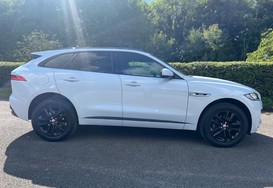 Jaguar F-Pace 2.0D 165 R-SPORT PAN ROOF 6