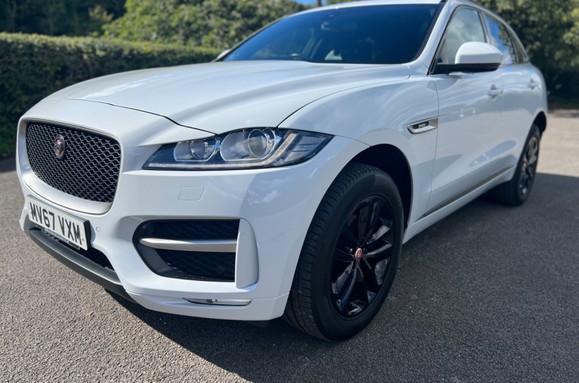 Jaguar F-Pace 2.0D 165 R-SPORT PAN ROOF 10