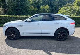 Jaguar F-Pace 2.0D 165 R-SPORT PAN ROOF 12