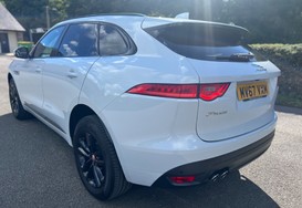 Jaguar F-Pace 2.0D 165 R-SPORT PAN ROOF 11