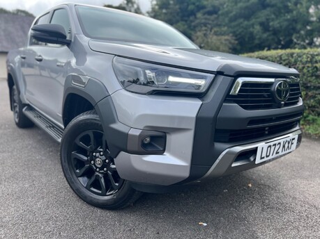 Toyota Hilux INVINCIBLE X 4WD 2.8 D-4D DCB AUTO