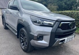 Toyota Hilux INVINCIBLE X 4WD 2.8 D-4D DCB AUTO 4