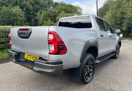 Toyota Hilux INVINCIBLE X 4WD 2.8 D-4D DCB AUTO 7