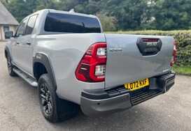 Toyota Hilux INVINCIBLE X 4WD 2.8 D-4D DCB AUTO 11