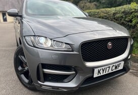 Jaguar F-Pace 2.0D R-SPORT AWD AUTO 2