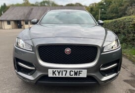 Jaguar F-Pace 2.0D R-SPORT AWD AUTO 4