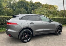 Jaguar F-Pace 2.0D R-SPORT AWD AUTO 7