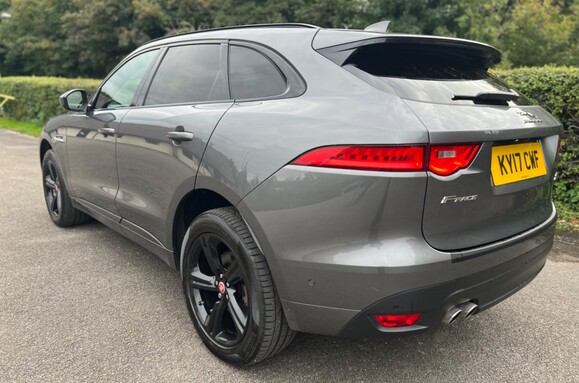 Jaguar F-Pace 2.0D R-SPORT AWD AUTO 11