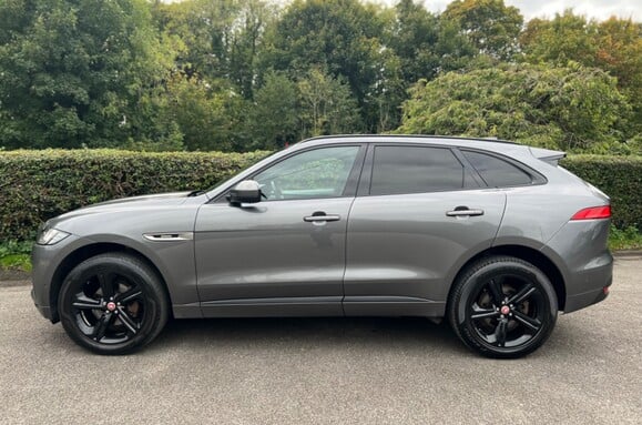 Jaguar F-Pace 2.0D R-SPORT AWD AUTO 13