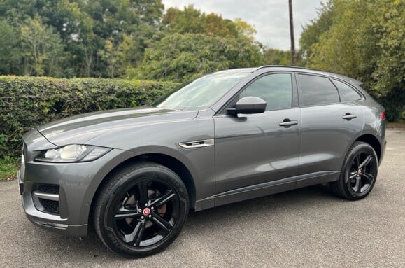 Jaguar F-Pace 2.0D R-SPORT AWD AUTO 14