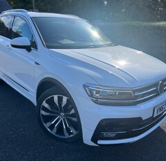 Volkswagen Tiguan R LINE 2.0 TDI BMT 4MOTION DSG AUTO PAN ROOF 1