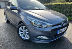 Hyundai i20 1.4 GDI PREMIUM 1