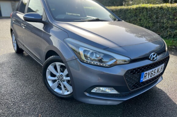 Hyundai i20 1.4 GDI PREMIUM 1