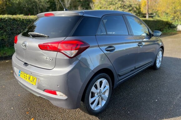 Hyundai i20 1.4 GDI PREMIUM 6