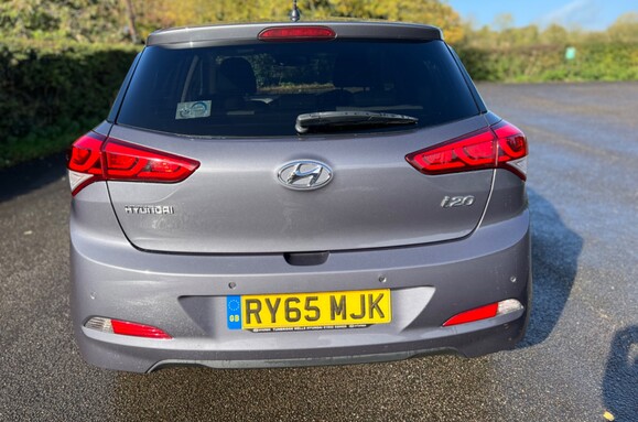 Hyundai i20 1.4 GDI PREMIUM 8