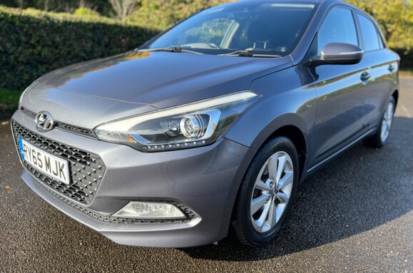 Hyundai i20 1.4 GDI PREMIUM 10