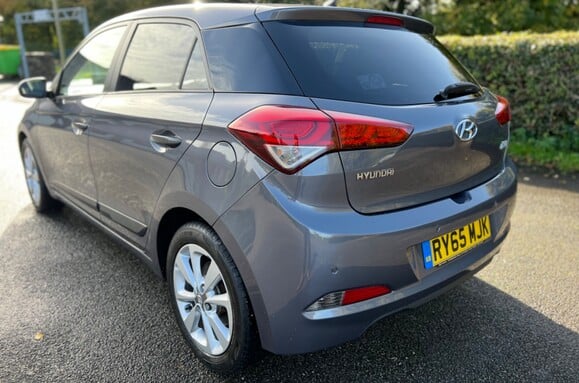 Hyundai i20 1.4 GDI PREMIUM 11