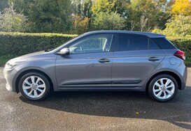 Hyundai i20 1.4 GDI PREMIUM 12