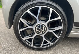 Volkswagen Up 1.0 TSi GTI £1700 OF FACTORY FITTED EXTRAS 9