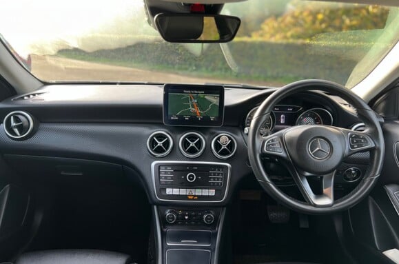 Mercedes-Benz A Class A 200 D SPORT PREMIUM AUTO 32