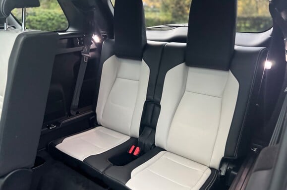 Land Rover Discovery Sport D200 R-DYNAMIC SE MHEV AUTO PAN ROOF 35