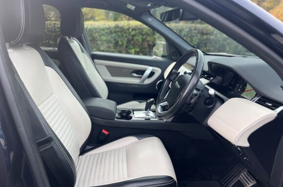 Land Rover Discovery Sport R-DYNAMIC SE MHEV AUTO 16