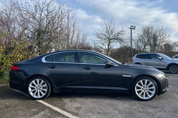 Jaguar XF 2.2D PORTFOLIO AUTO 6