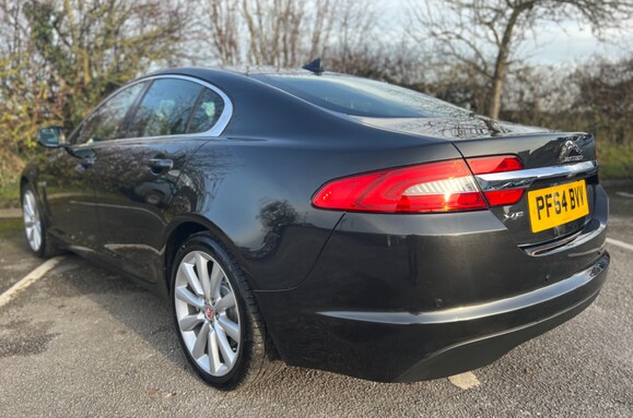 Jaguar XF 2.2D PORTFOLIO AUTO 9