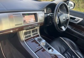 Jaguar XF 2.2D PORTFOLIO AUTO 30