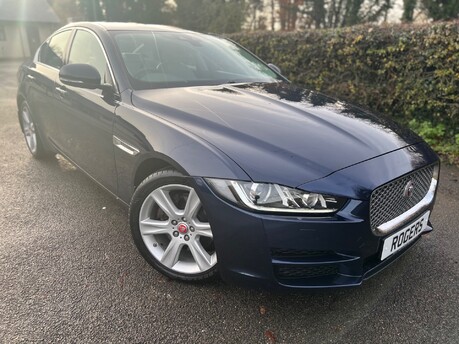 Jaguar XE 2.0D PORTFOLIO AUTO  