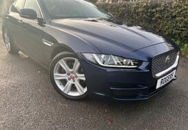 Jaguar XE 2.0D PORTFOLIO AUTO   2