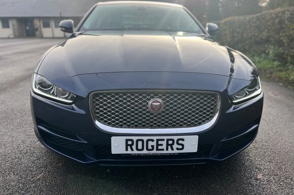 Jaguar XE 2.0D PORTFOLIO AUTO   4