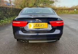 Jaguar XE 2.0D PORTFOLIO AUTO   9