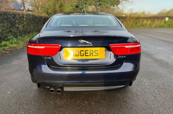 Jaguar XE 2.0D PORTFOLIO AUTO   9