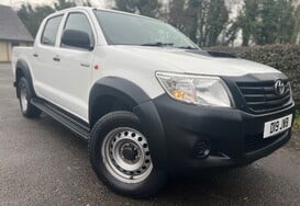 Toyota Hilux ACTIVE 4X4 2.5 D-4D DOUBLE CAB PICK UP 1