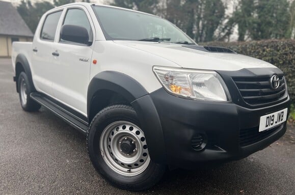 Toyota Hilux ACTIVE 4X4 2.5 D-4D DOUBLE CAB PICK UP 1