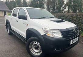 Toyota Hilux ACTIVE 4X4 2.5 D-4D DOUBLE CAB PICK UP 2