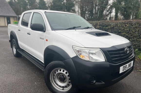 Toyota Hilux ACTIVE 4X4 2.5 D-4D DOUBLE CAB PICK UP 2