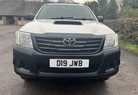 Toyota Hilux ACTIVE 4X4 2.5 D-4D DOUBLE CAB PICK UP 4