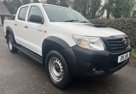 Toyota Hilux ACTIVE 4X4 2.5 D-4D DOUBLE CAB PICK UP 5