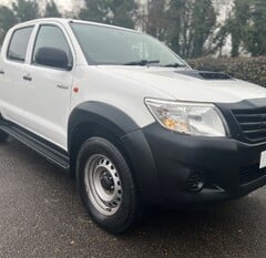 Toyota Hilux ACTIVE 4X4 2.5 D-4D DOUBLE CAB PICK UP 4