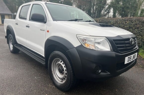 Toyota Hilux ACTIVE 4X4 2.5 D-4D DOUBLE CAB PICK UP 5