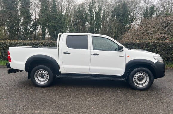 Toyota Hilux ACTIVE 4X4 2.5 D-4D DOUBLE CAB PICK UP 6