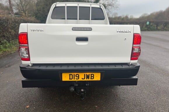 Toyota Hilux ACTIVE 4X4 2.5 D-4D DOUBLE CAB PICK UP 7