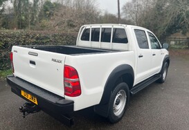 Toyota Hilux ACTIVE 4X4 2.5 D-4D DOUBLE CAB PICK UP 8