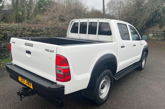 Toyota Hilux ACTIVE 4X4 2.5 D-4D DOUBLE CAB PICK UP 8