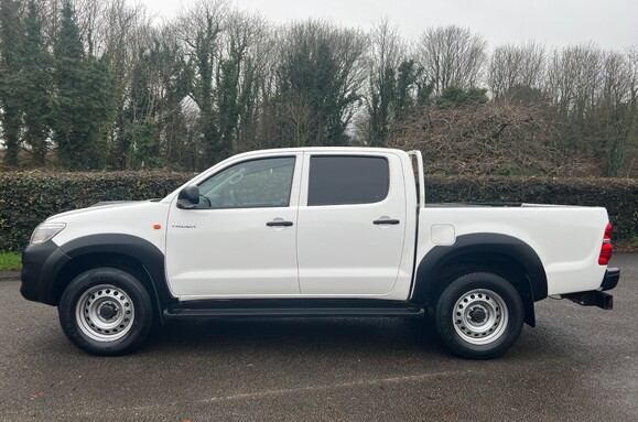 Toyota Hilux ACTIVE 4X4 2.5 D-4D DOUBLE CAB PICK UP 11