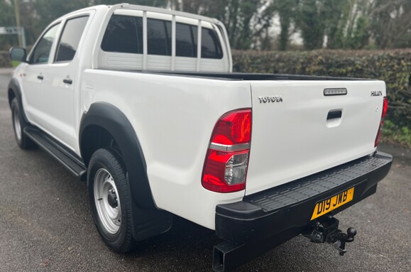 Toyota Hilux ACTIVE 4X4 2.5 D-4D DOUBLE CAB PICK UP 12